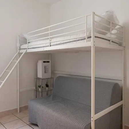 Bright Located Near Paris Apartman *